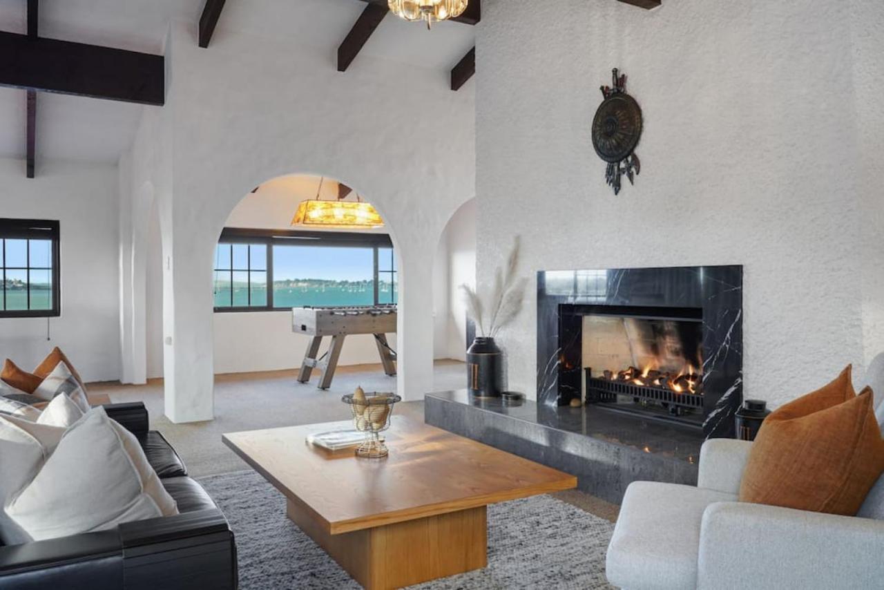 Magnificent Beachfront Mansion - Pool - Fireplace Auckland Extérieur photo