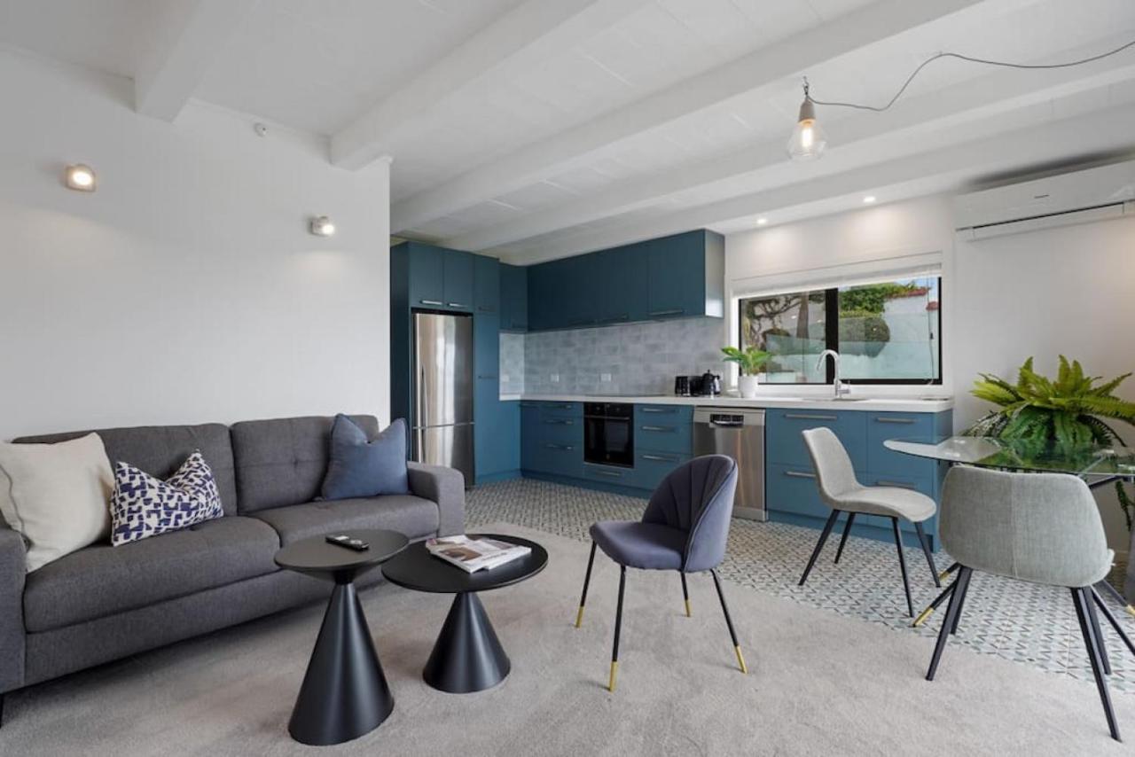 Magnificent Beachfront Mansion - Pool - Fireplace Auckland Extérieur photo