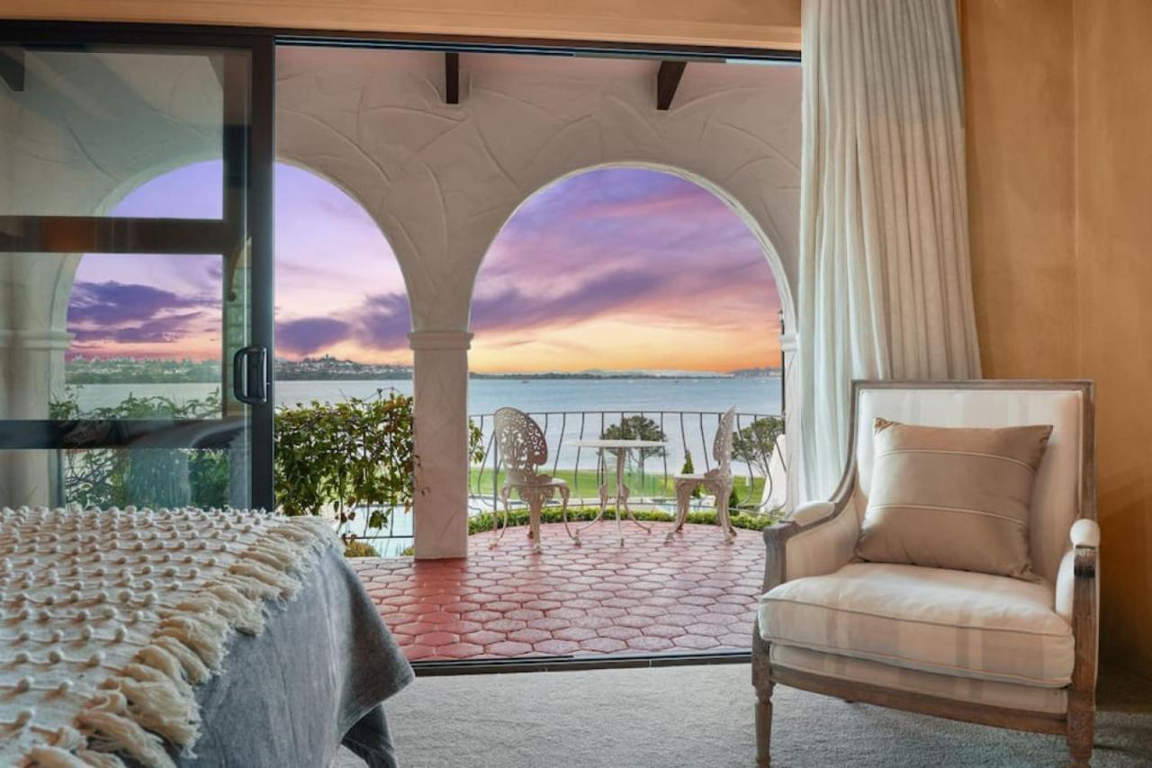Magnificent Beachfront Mansion - Pool - Fireplace Auckland Extérieur photo