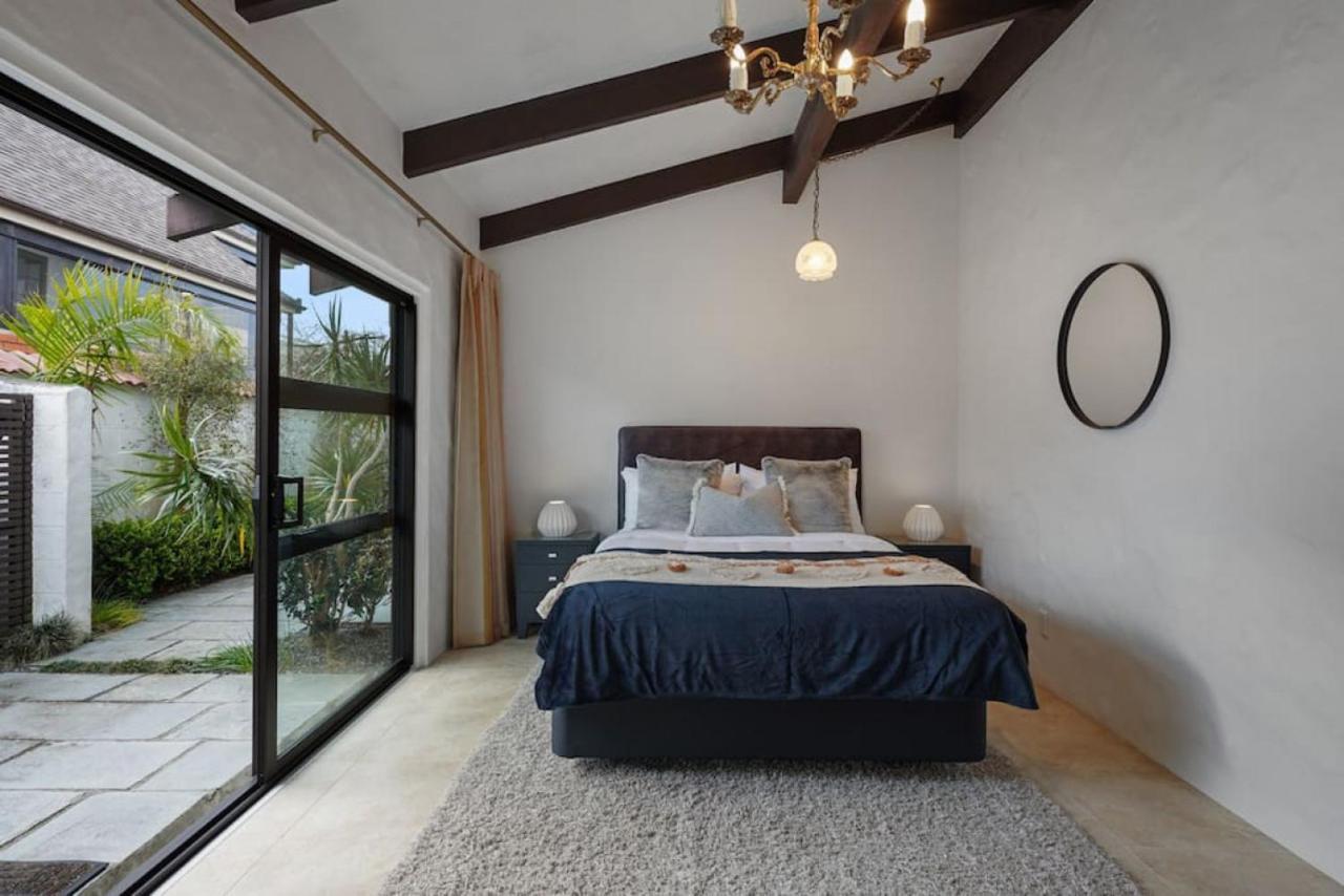 Magnificent Beachfront Mansion - Pool - Fireplace Auckland Extérieur photo