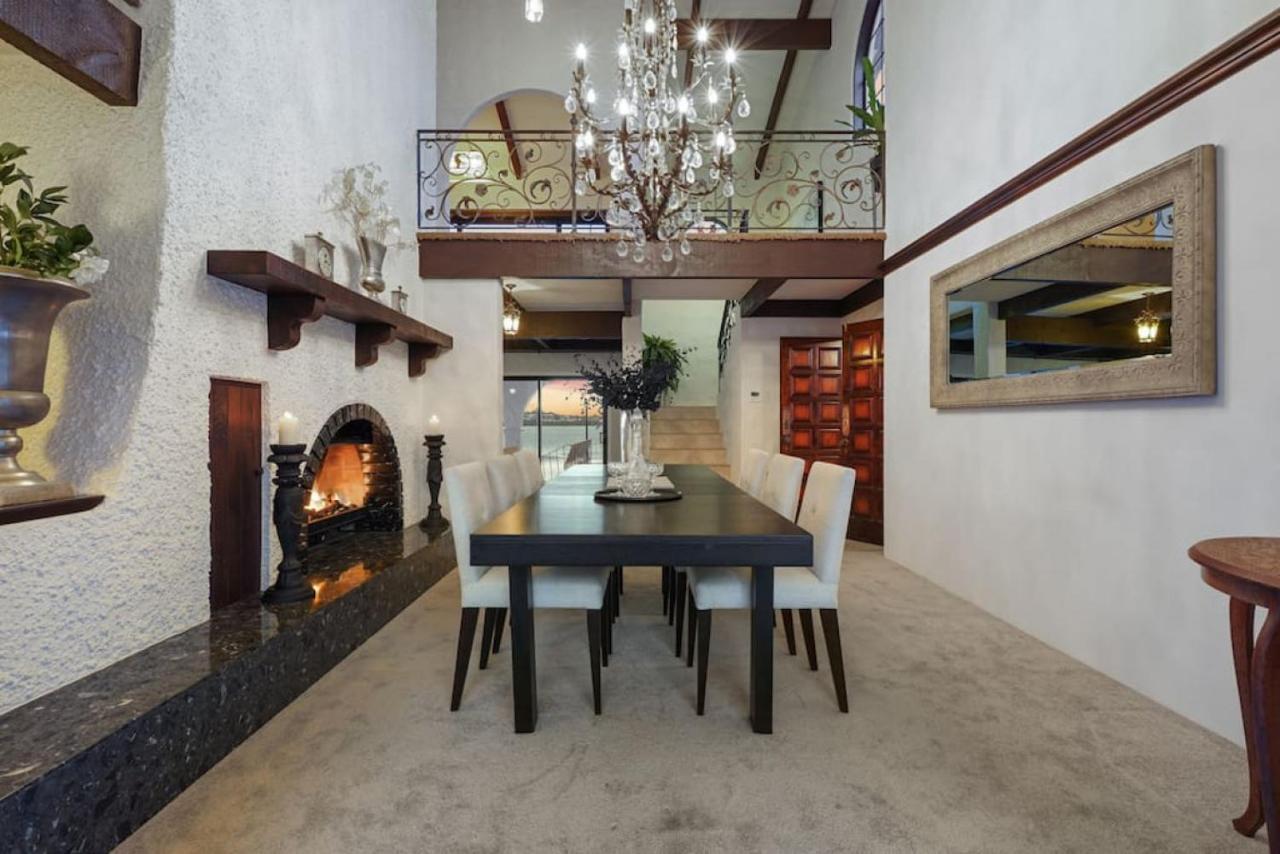 Magnificent Beachfront Mansion - Pool - Fireplace Auckland Extérieur photo