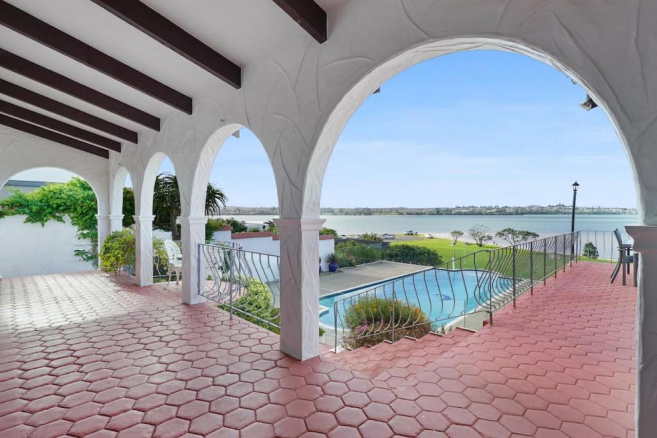 Magnificent Beachfront Mansion - Pool - Fireplace Auckland Extérieur photo